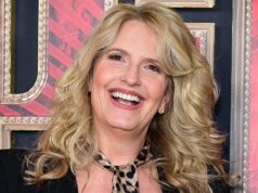 Penny Lancaster apóia campanha para resgatar pessoas com mais de 50 anos de sucatas de empregos, já que o desemprego nessa faixa etária atinge nível recorde