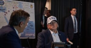 As primeiras fotos foram divulgadas de dentro da sala de situação de Trump em Mar-a-Lago