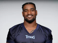 Os Falcons demitiram o técnico assistente de linha defensiva LaTroy Lewis