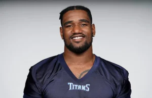 Os Falcons demitiram o técnico assistente de linha defensiva LaTroy Lewis