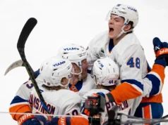 O vencedor do OT de Pageau desencadeou uma recuperação dos Islanders para vencer os Canadiens por 4-3, e Schaefer estabeleceu outra marca de novato.