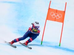Johnson, dos Estados Unidos, prepara Shiffrin para uma disputa pelo ouro olímpico combinado