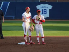 O softball do Arizona terminou 4-2 no DeMarini Invitational, perdendo o jogo final para o Texas.
