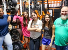 Oviedo sênior busca um bom resultado no encontro estadual de levantamento de peso feminino da FHSAA