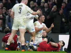 O hat-trick de Arundel ajudou a Inglaterra a vencer o País de Gales por 48-7 na estreia das Seis Nações.