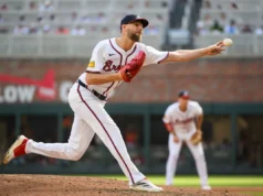 Os Braves assinaram com Chris Sale uma extensão de contrato de um ano com opção para a temporada de 2028