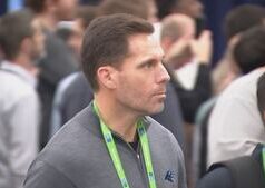 Os Carolina Panthers estão procurando linebackers no NFL Combine