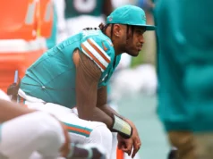 O GM dos Dolphins, John-Eric Sullivan, discute o futuro do QB Tua Tagovailoa