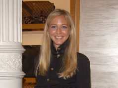 A namorada ‘secreta’ de Jeffrey Epstein no Reino Unido enviou-lhe uma mensagem sobre ter um filho e enviou-lhe artigos sobre descendentes de escravos perguntando-lhe ‘onde encontrar nova ajuda’, revelam e-mails