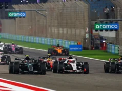 Para revisar as regras do motor no centro da linha F1