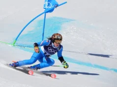 Federica Brignone, da Itália, é a mais rápida das primeiras corredoras do slalom gigante feminino. Shiffrin está em sétimo lugar