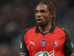 Jacqueline, contratada pelo Liverpool, sofre uma lesão no ombro