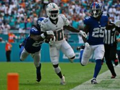 O Miami Dolphins lançou o wide receiver All-Pro Tyreek Hill