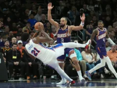 A estrela do 76ers, Joel Embiid, ficou de fora contra o Trail Blazers para descansar o joelho direito após um dia ruim