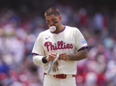 Nick Castellanos trouxe uma cerveja para o banco de reservas dos Phillies durante o incidente no banco de Miami