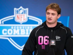 O Philadelphia Eagles se encontra com o ex-Longhorn TE Jake Andries