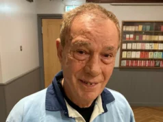 Árbitro de rugby, 90 anos, encerra carreira em tempo integral