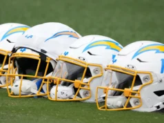 Os Chargers anunciaram os recém-chegados à equipe de Jim Harbaugh para 2026