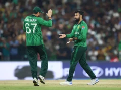 ‘Fora dos limites’: Shadab Khan repreendido pelo PCB por atacar a ex-lenda paquistanesa