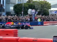 A Red Bull Racing assumiu o controle da Marina Blvd, em São Francisco. Fórmula 1 para exibição
