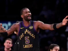Clint Capela respondeu aos comentários de DeAndre Ayton após a derrota do Lakers