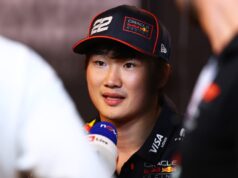Yuki Tsunoda se prepara para o retorno do carro de F1 no RB7 vencedor do título na demonstração de São Francisco