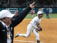 Tópico do jogo de domingo do Oregon Ducks: Beisebol vs. George Mason Gram 4, Softball vs. Stanford, Basquete Feminino em Washington