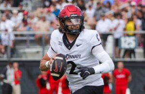 Cincinnati processa quarterback em US$ 5 milhões por taxa de saída insana