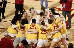 Cowgirls atacam Jean na noite do último ano