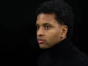 Atacante do Real Madrid revela o que disse ao árbitro antes do cartão vermelho contra o Benfica – ‘inacreditável’