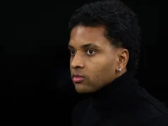 Atacante do Real Madrid revela o que disse ao árbitro antes do cartão vermelho contra o Benfica – ‘inacreditável’