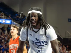 Os olhos de Kahlil Whitney voltam ao basquete universitário