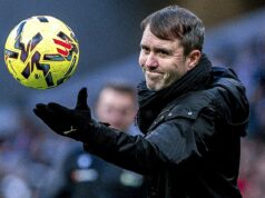 ‘Juro pela vida dos meus filhos’ – técnico do Alavés reage às especulações do River Plate