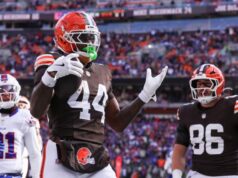 Se Njoku estiver fora, quem são os outros tight ends de Cleveland?
