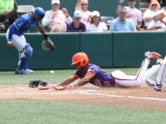 Exército abre beisebol Clemson 2026 com varredura em West Point