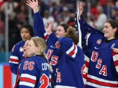 A seleção feminina de hóquei dos EUA teria aceitado o convite de Flavor Flav para o fim de semana ‘She Got Game’ em Las Vegas.