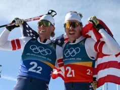 Jogos Olímpicos de Inverno de 2026: a equipe dos EUA ganha a prata no sprint por equipes de cross-country enquanto o norueguês Johannes Hoesflot estabelece o recorde de Kleebo