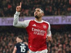 O Arsenal chega à quinta rodada da FA Cup depois de vencer o Wigan em uma perseguição quádrupla