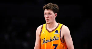 O novato do Hornets, Kon Knueppel, lidera a NBA em 3s após a última tentativa.