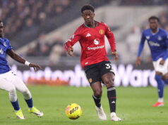 Foto: Kobi Mainu pretende cutucar as artes obscuras do Everton com postagem nas redes sociais