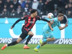 O Liverpool está de olho no zagueiro do Eintracht Frankfurt, Nnamdi Collins