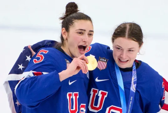 Megan Keller, da equipe dos EUA, compartilha onde ela acha que ‘a conversa deveria ser’ após as vitórias no hóquei olímpico masculino e feminino (EXCLUSIVO)