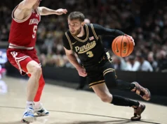 Smith, Kaufman-Wren e Loy venceram o rival Indiana por 93-64 para ajudar o No.