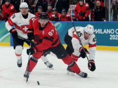 Connor McDavid fez história nas Olimpíadas depois de ter um início explosivo pela equipe do Canadá