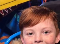 Um estudante de 11 anos morreu por inalação de fumaça tóxica depois que amigos assistiram a vídeos mostrando tendências on-line perigosas, afirma a mãe