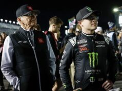 Chris Gabehart respondeu ao processo, alegando disfunção de Gibbs