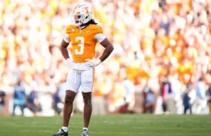 Ex-jogador da NFL escolhe CB e WR para Rams no novo mock draft de 2026