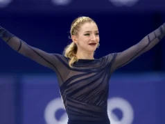 A estreia olímpica da patinadora artística pansexual Amber Glenn nos deixa orgulhosos