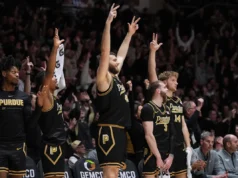 O número 7, Purdue, venceu Indiana por 93-64, atrás dos 20 pontos de Trey Coffman-Wren