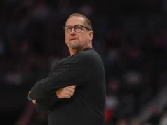 O técnico Nick Nurse reage à contratação de dois novos guardas pelos Sixers